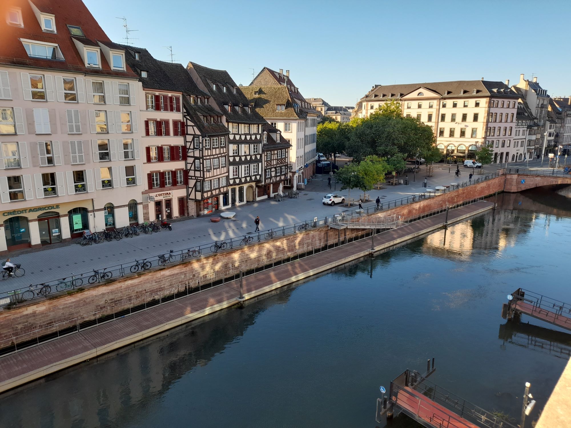 MARCHE AUX POISSONS 5P 3EME
