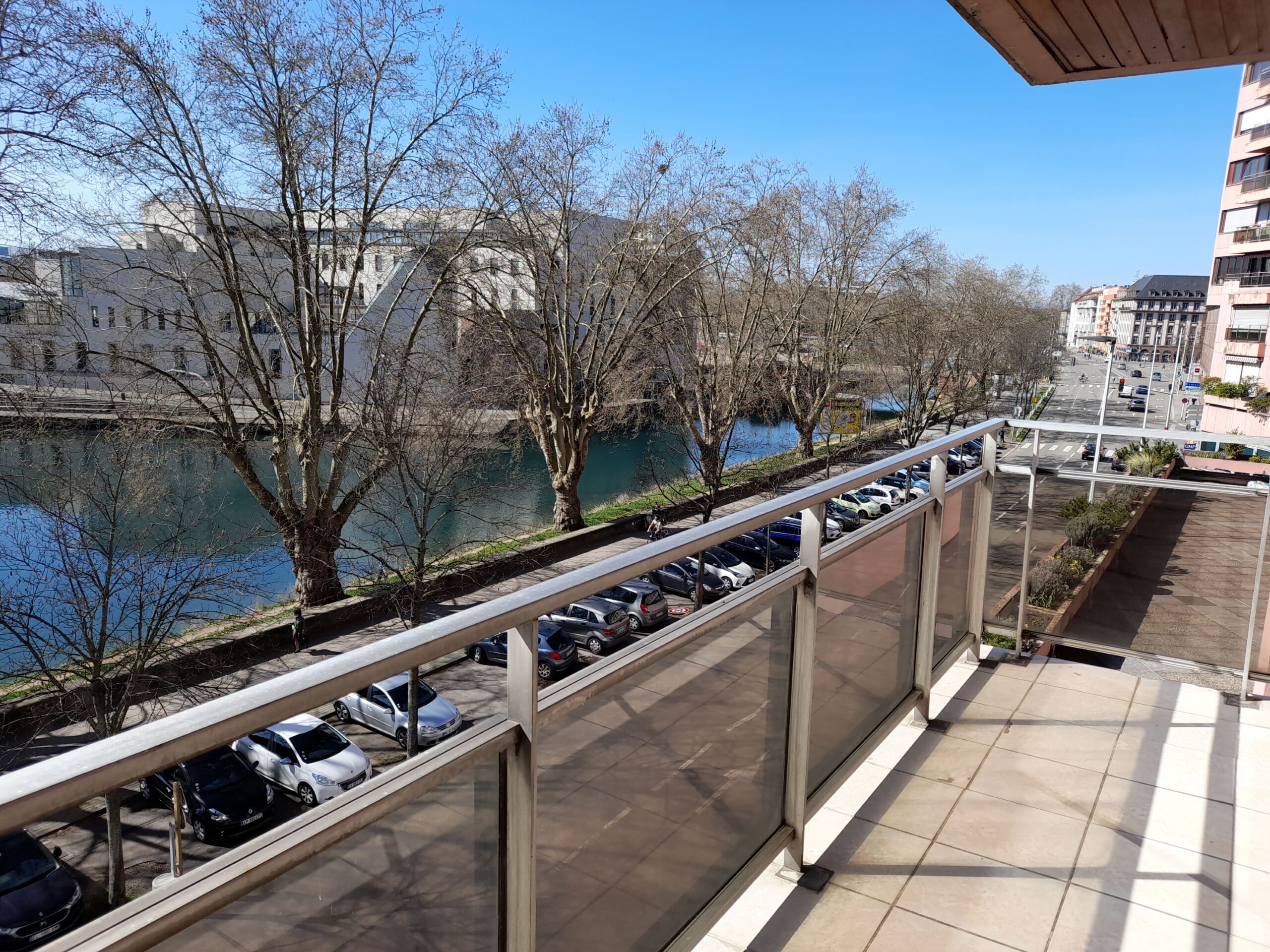 RUE DE LAUSANNE 2P MEUBLE