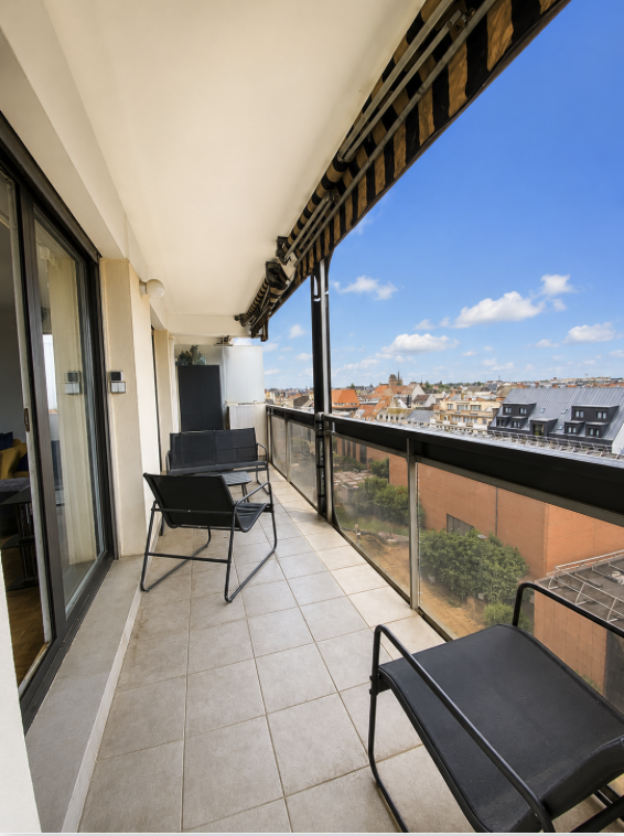 balcon filant, appartement situé 25 place des Halles 67000 STRASBOURG
