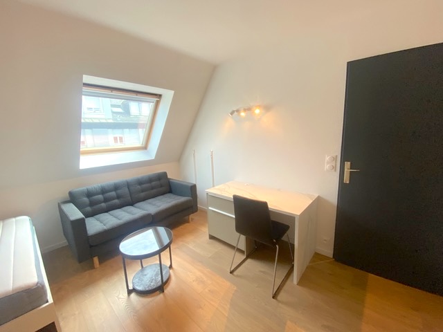 séjour avec espace travail, 17 A Rue de Bouxwiller 67000 STRASBOURG